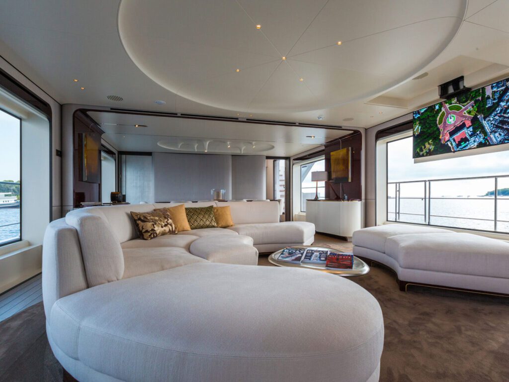 luxbe-yacht-Azimut-Grande-35-Luxury-Yacht-3