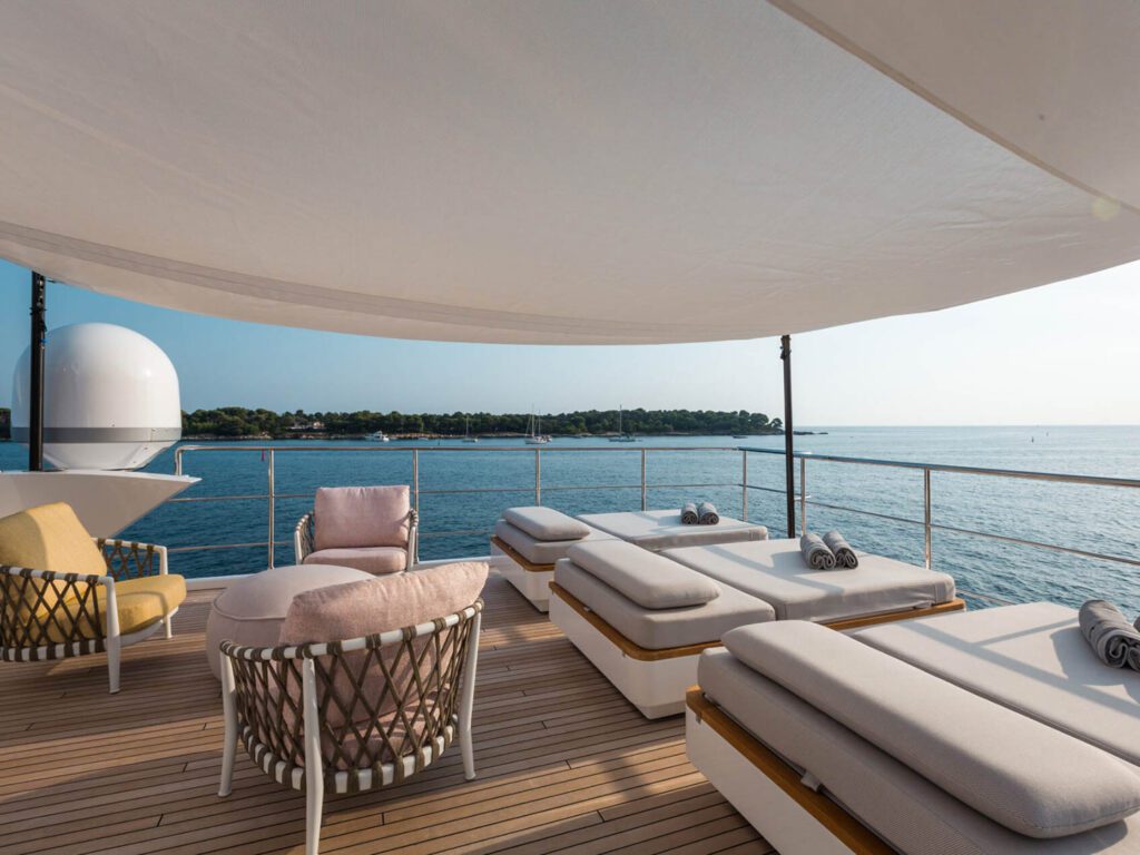 luxbe-yacht-Azimut-Grande-35-Luxury-Yacht-5