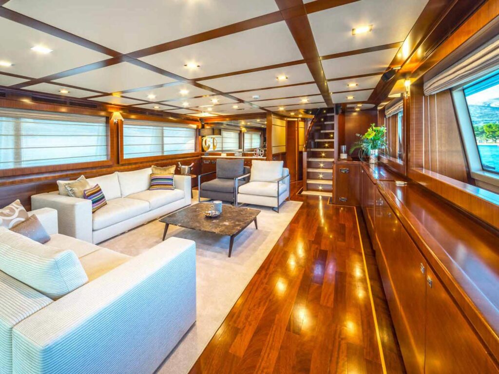 luxbe-yacht-Navetta-33-Luxury-Motor-Yacht-4