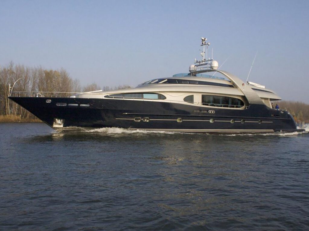 luxbe-yacht-One-Blue-Motor-Yacht-1