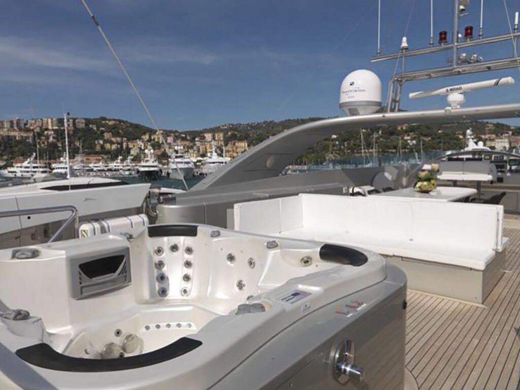 luxbe-yacht-One-Blue-Motor-Yacht-2