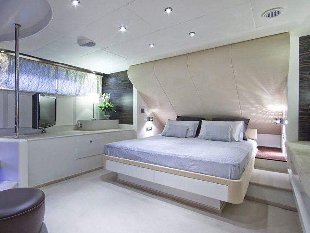 luxbe-yacht-One-Blue-Motor-Yacht-5